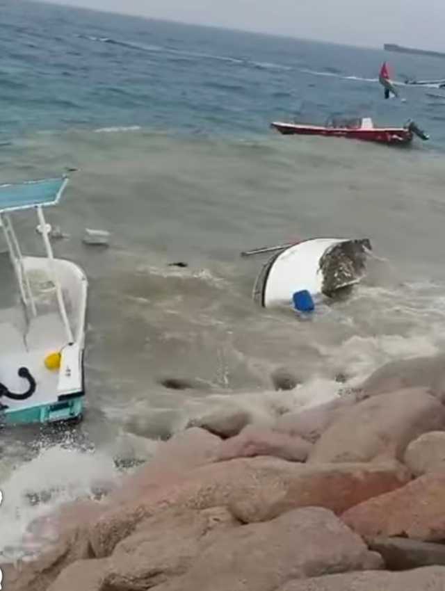 عواصف شديدة تُحطّم قوارب الصيادين في العقبة وتُحدث أضرارًا مادية
