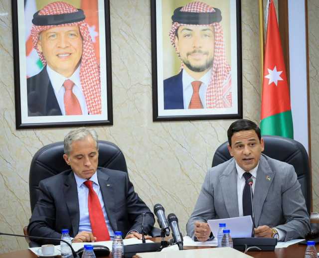 أبو هنية يلتقي رئيس الوزراء ويطالب بتأسيس صندوق وطني للتمويل الصناعي