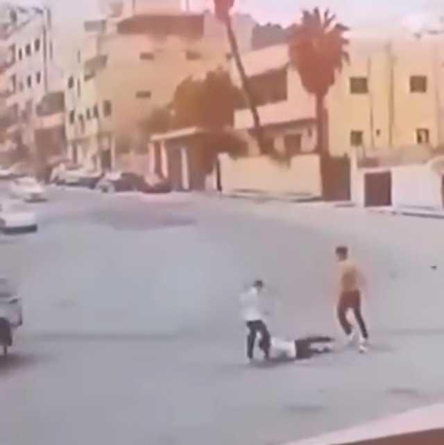 “ضربوه عند باب بيته وهو لا يعرفهم” اعتداء وحشي على حدث في وادي السير( فيديو)