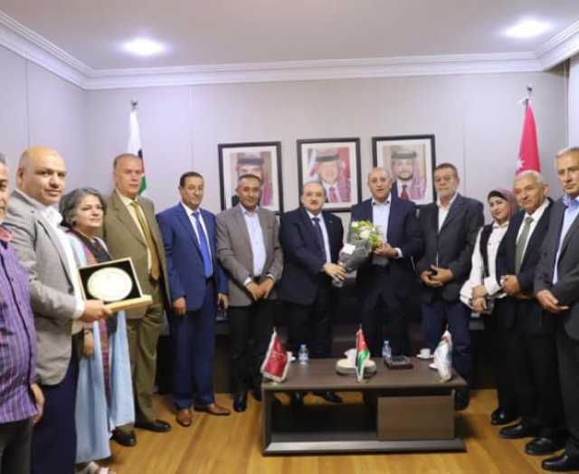 بالصور… حزب البناء الوطني يزور الهيئة الخيرية الهاشمية