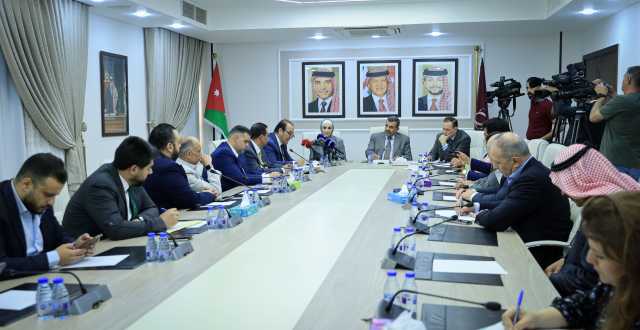 “القانونية النيابية” تلتقي نقيب المقاولين وعددًا من أعضاء النقابة