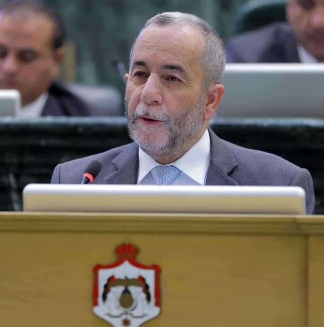 ما حقيقة التعاقدات الغامضة في وزارة الاستثمار.. النائب مشوقة يسأل