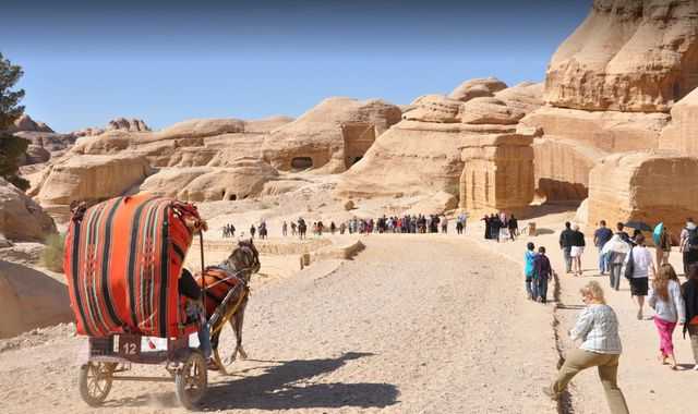 ارتفاع ملحوظ في الدخل السياحي وحوالات المغتربين خلال الربع الأول من 2025