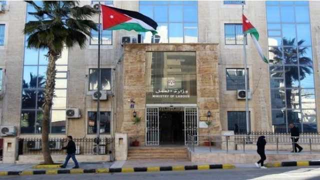 وزارة العمل توضح حول استحداث تصريح “عامل خدمات عمارة”