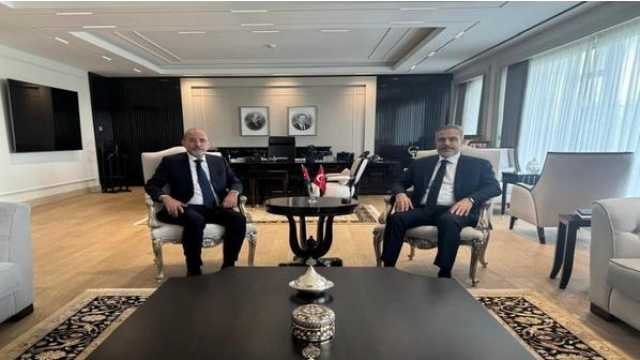 الصفدي يعقد محادثات مع نظيره التركي قبيل لقاء ثلاثي