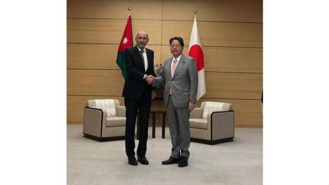 الصفدي يلتقي كبير أمناء مجلس الوزراء الياباني