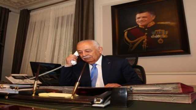العيسوي ينقل لطاهر المصري تمنيات الملك وولي العهد له بالشفاء العاجل