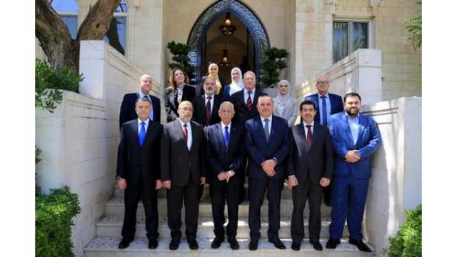 العيسوي خلال لقائه فعاليات مجتمعية وثقافية وأكاديمية: الأردن بقيادته ووعي أبنائه متمسك بثوابته