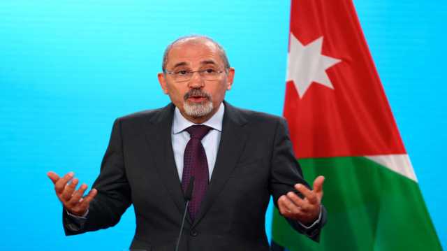 الصفدي يدعو لوقف التصعيد الإسرائيلي ويؤكد ضرورة حل الدولتين