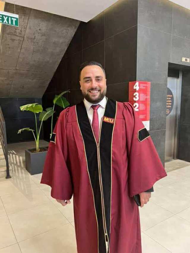 محمد فخري نمر مبارك مناقشة مشروع التخرج