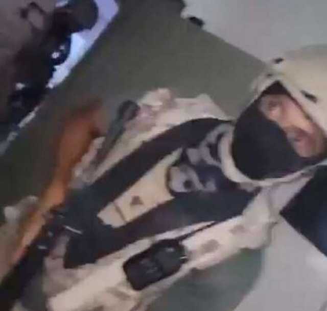 عاجل | بالفيديو اقتحام غرف الصحفيين في حيفا ومصادرة معداتهم
