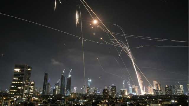 إيران تطلق هجوماً أعنف على إسرائيل بطائرات مسيّرة وصواريخ