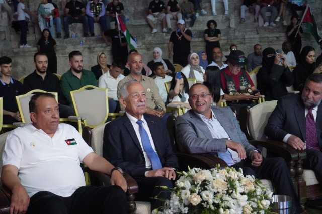 صور وفيديو.. العيسوي يرعى احتفالاً جماهيريا حاشدا بالمدرج الروماني
