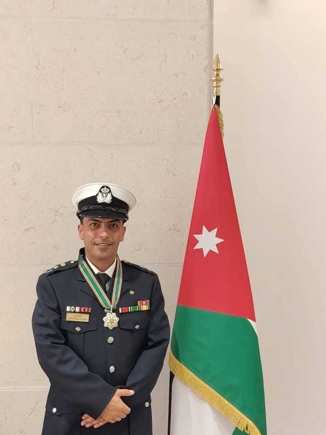 المجالي يتقلّد وسام الاستحقاق من الدرجة الثالثة