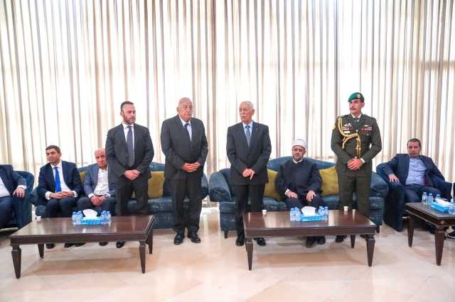 مندوبا عن الملك وولي العهد…العيسوي يعزي الأزايدة وآل الداود وآل عواد