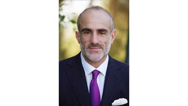 الأمير طلال بن محمد يؤدي اليمين الدستورية نائبا للملك
