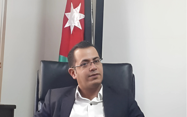عبيدات يكتب ( نقلة نوعية في قطاع النقل العام )
