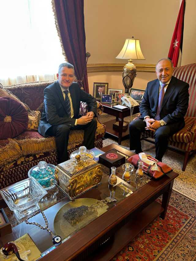 نفاع يستقبل السفير الهنغاري المعين حديثا لدى الأردن