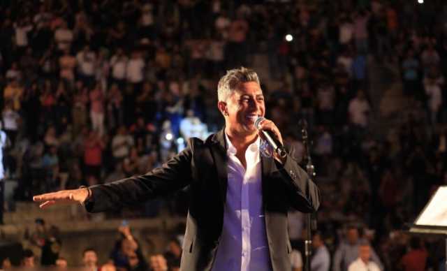 بالفيديو .. العبداللات وفلسطين بافتتاح مهرجان جرش