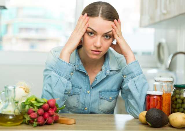 لماذا يصيبك الصداع بعد الغداء؟ إليك الأسباب وطرق الوقاية