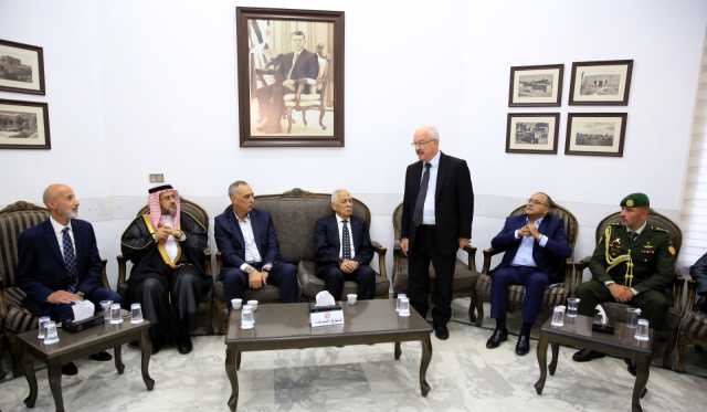 مندوبا عن الملك وولي العهد… العيسوي يعزي آل سليمان