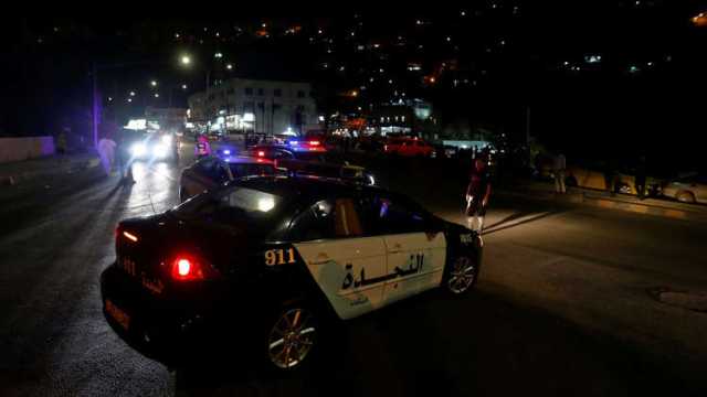 القبض على أربعة ملثمين نفذوا سطوًا مسلحًا على مستثمر وسرقوا 7 آلاف دينارفي إربد
