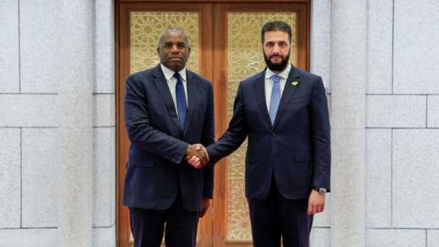 بريطانيا تعيد علاقاتها مع سوريا بعد 14 عاماً وتعلن عن مساعدات إنسانية