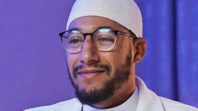 “الشيخ سار” يثير الجدل مجددًا بسبب تصريحاته حول ذهاب النساء إلى البحر