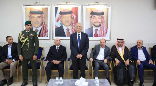 مندوباً عن الملك وولي العهد.. العيسوي يعزي الزبن/ بني صخر والسنكري والعزام