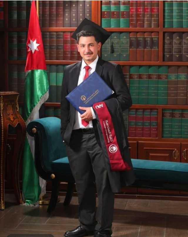 عطوفة الدكتور خالد خريسات مبارك تخرّج نجلكم المهندس وليد من جامعة الحسين التقنية بتخصص هندسة الطاقة المتجددة