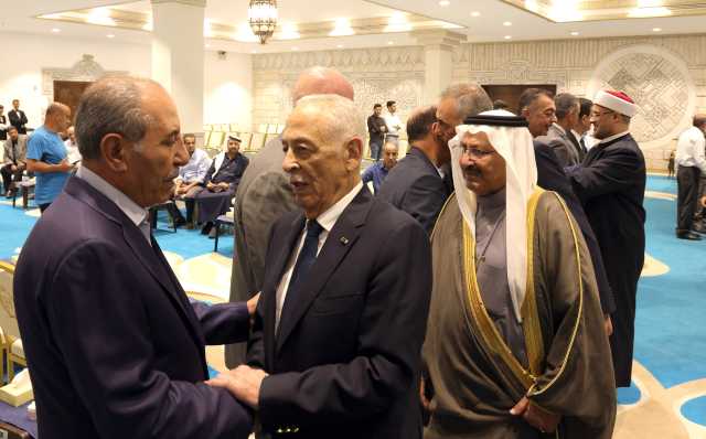 مندوبا عن الملك وولي العهد.. العيسوي يعزي بوفاة نجل النائب الصقور