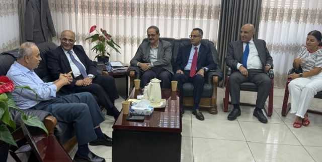 مدير الدخل والمبيعات يلتقي نقيب وأعضاء الصحفيين