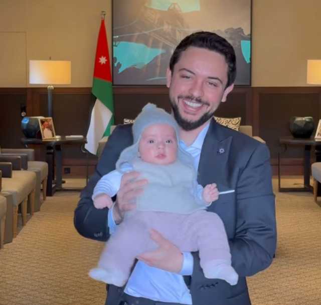 عاجل | ولي العهد يهنئ ابنته الأميرة إيمان بعيد ميلادها الأول برسالة مؤثرة