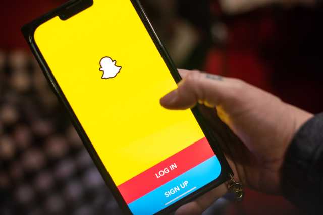 كارثة سناب شات بعد التحديث الجديد… خبير يكشف الطريقة الوحيدة لحفظ ذكرياتك