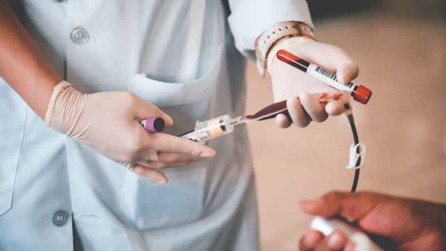 احذر… هذا المشروب قد يمنع جسمك من امتصاص الحديد!