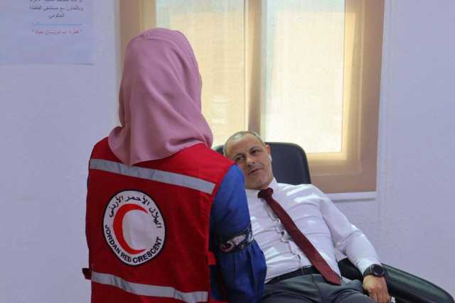 الهلال الأحمر الأردني فرع الطفيلة يشارك بحملةالتبرع بالدم
