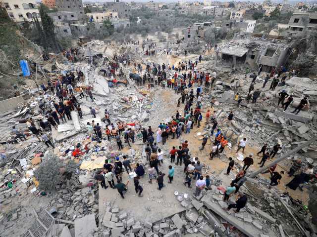 فلسطيني يُصاب برصاص الاحتلال شرق مخيم البريج