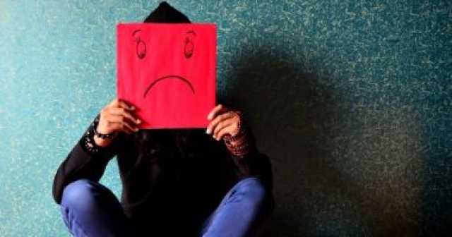 كيف تعرف أن ابنك المراهق مصاب بالاكتئاب قبل فوات الأوان؟