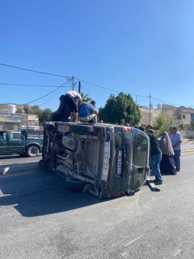 انقلاب باص في الأغوار الشمالية