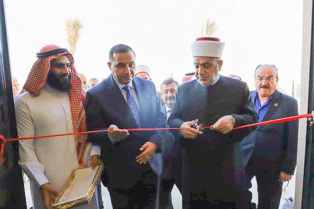 مندوباً عن الأمير الحسن .. وزير الأوقاف يفتتح مسجد الفتح “لواء 40”