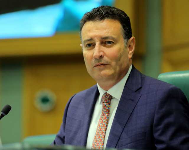 الصفدي يفتح قلبه للنواب: “تحملت العثرات وحدي… ولم أبث الحب على موجة غير أردنية”