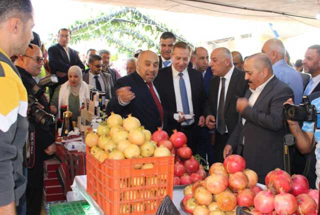 الإقبال الكبير يمدد مهرجان الرمان في إربد