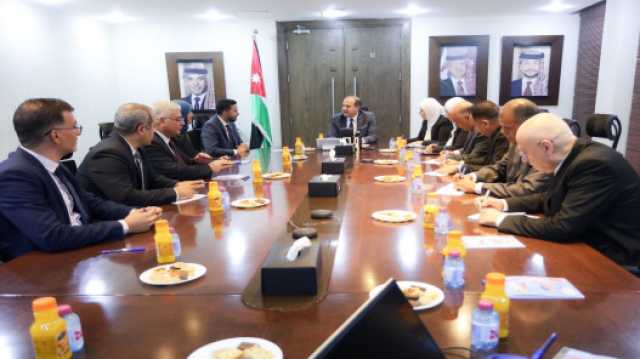 الأردن وسوريا تتباحثان تعزيز التعاون في البريد والخدمات الرقمية