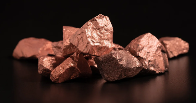 أسعار النحاس تسجل مستوى قياسي عالمي مع تفاقم المخاوف من نقص المعروض