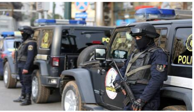 مصر: القبض على جاسوس النظارة في إحدى البنوك