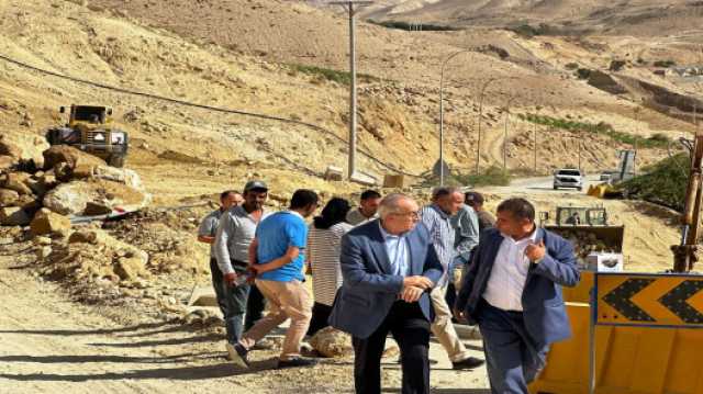 أبو السمن يتفقد مشروع معالجة الانزلاق على طريق الموجب