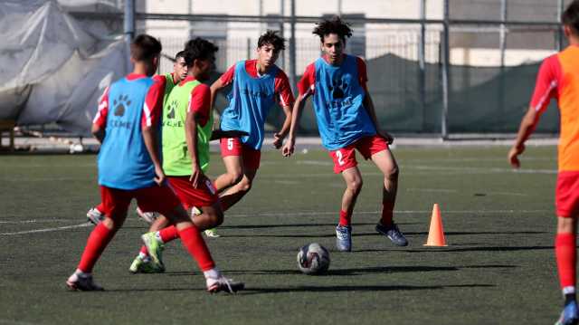 الوطني للناشئين يختتم تدريباته
