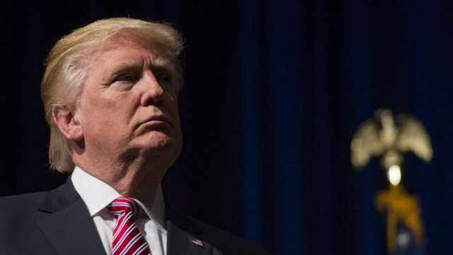 ترامب يتخذ قراراً متعلقاً بالرسوم الجمركية على الصين