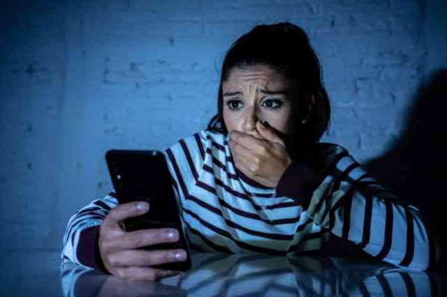 مركز عدل يطلق حملة توعوية لحماية الفتيات من الابتزاز الإلكتروني