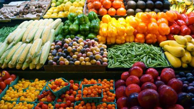 أسعار الخضار والفواكه بالسوق المركزي